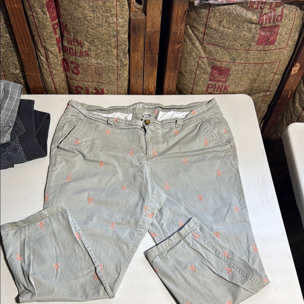 Old Navy Gray Capris with Pink Accents